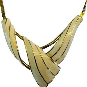 Vintage Signed Trifari Goldtone & Cream Enamel 18” Necklace